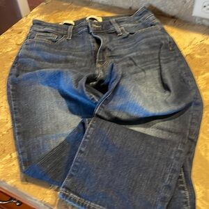 Universal thread jeans